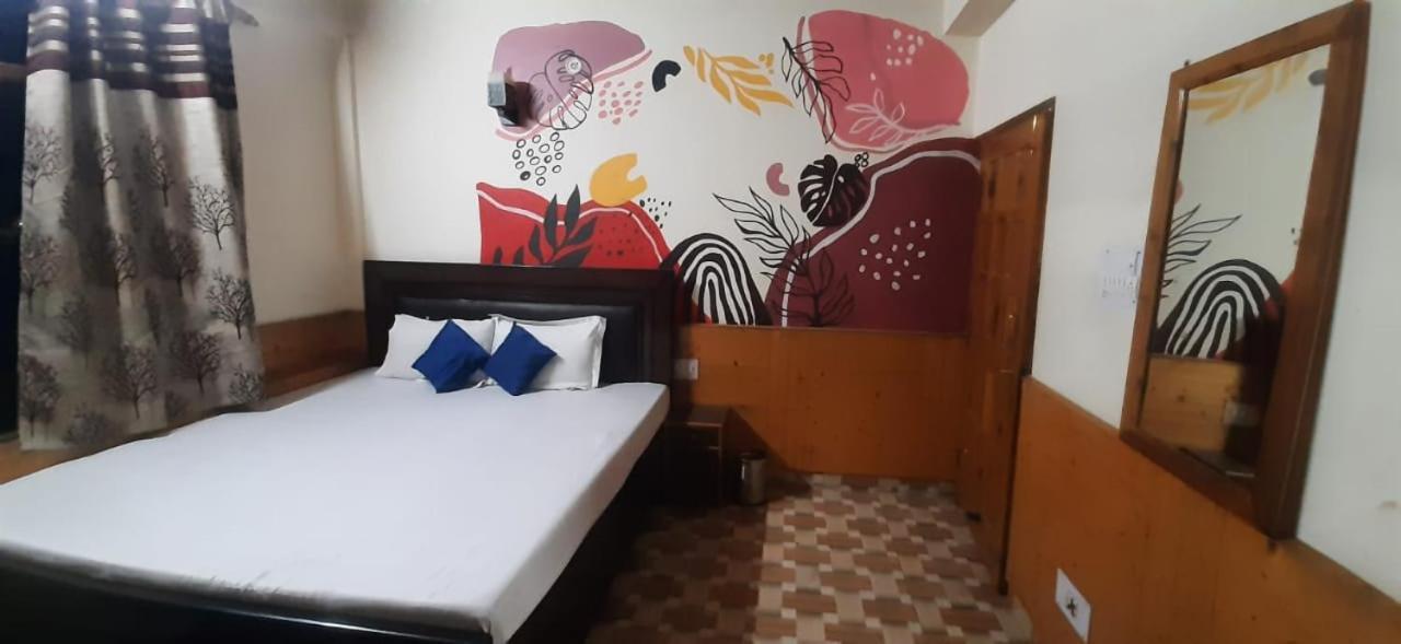 Throttle Shrottle Moto Hostel Manali  Exterior photo
