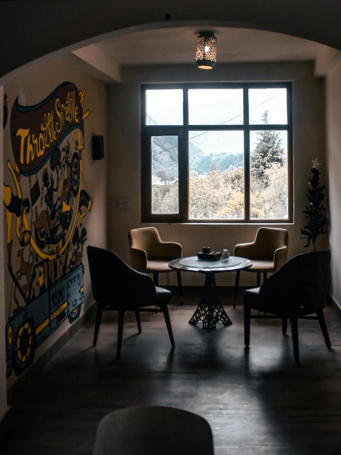 Throttle Shrottle Moto Hostel Manali  Exterior photo